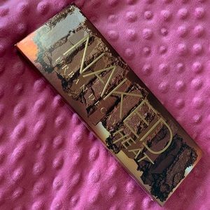 Urban Decay - Naked Heat Eyeshadow Pallet